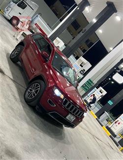 جيب جراند شيروكي